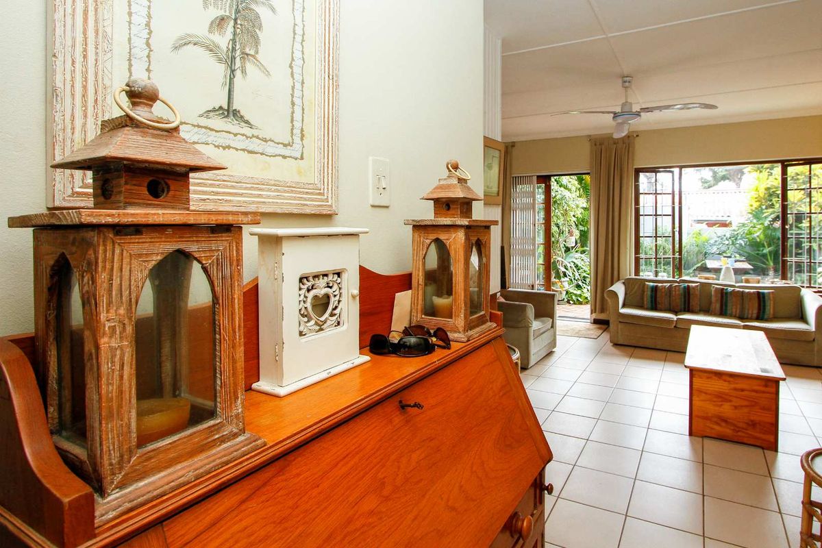 Pet friendly Garden Townhouse within 500 meters of the Beach!! - Photo 5