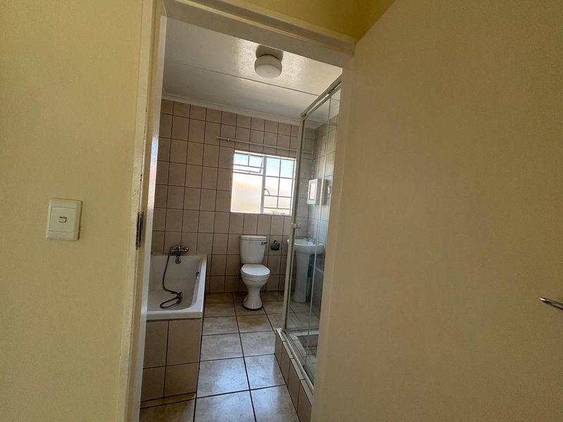 2 Bedroom Unit for sale in Boksburg - Photo 7