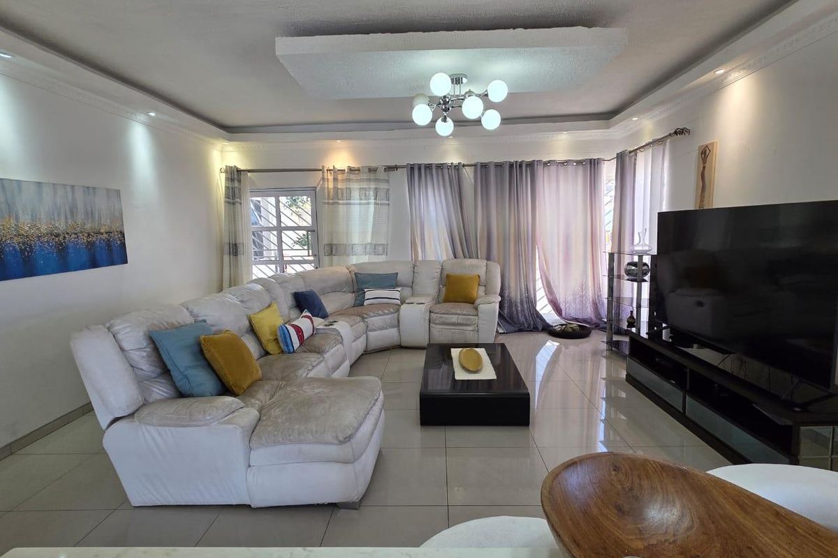 JOINT MANDATE FREESTANDING HOUSE FOR SALE KHOMASDAL - Photo 2