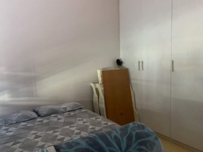 Spacious 3-Bedroom Family Home with Income-Generating Flatlet on a Prime Corner Stand - Photo 8