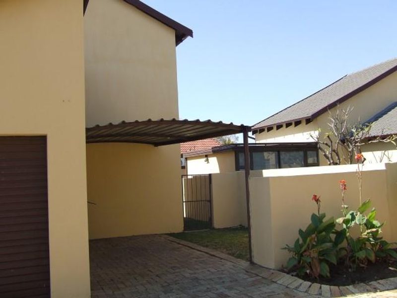 2 Bedroom Townhouse For Sale - Photo 2