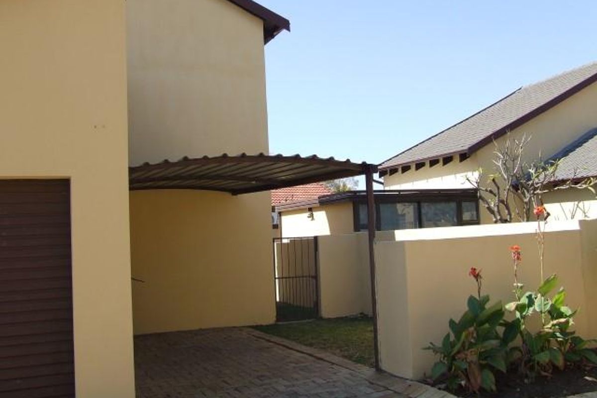 2 Bedroom Townhouse For Sale - Photo 2