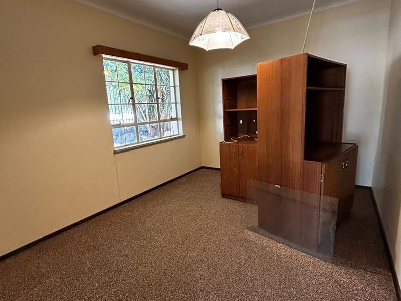 Bright, spacious and neatly kept home situated in the heart of Klein Windhoek. - Photo 5