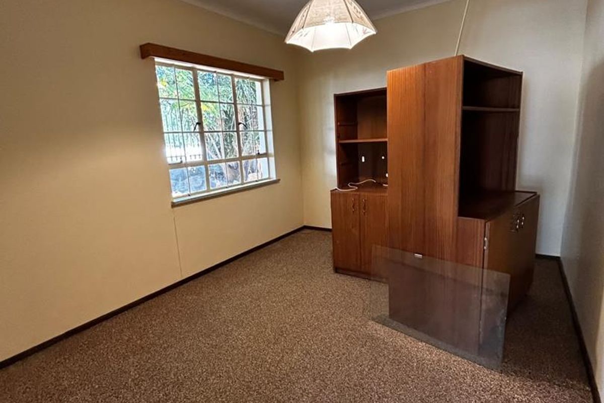 Bright, spacious and neatly kept home situated in the heart of Klein Windhoek. - Photo 5