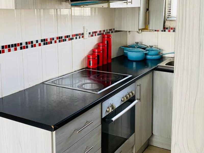 Stunning 2 Bedroom Property for Sale in Old Crossroads - Photo 5