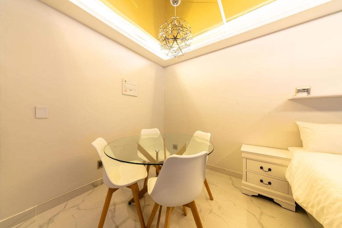 1-Bedroom Furnished Apartment for Sale – Stellenbosch Central - Photo 2