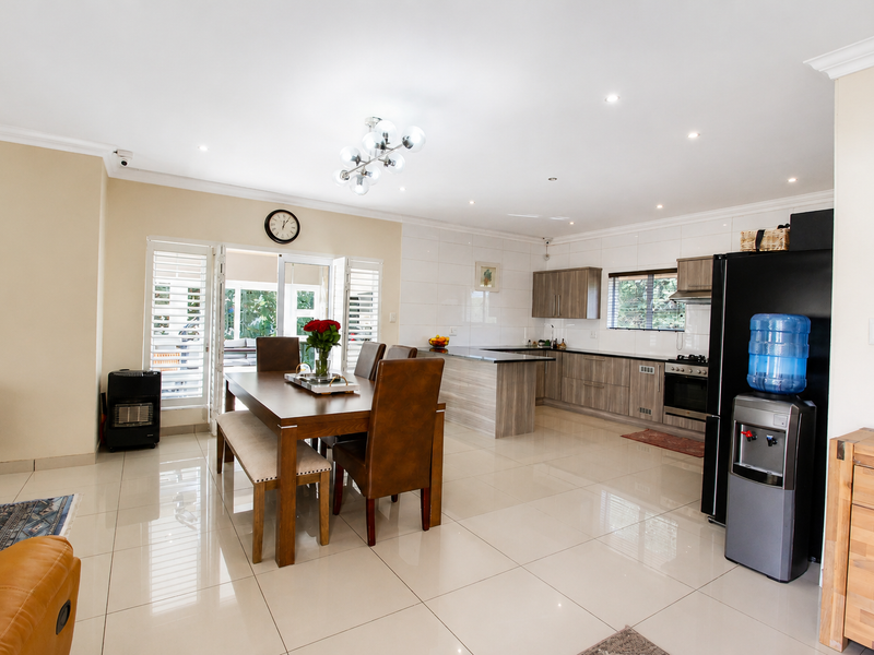 Elegant Family Duplex in Blue Valley Golf Estate - Photo 2