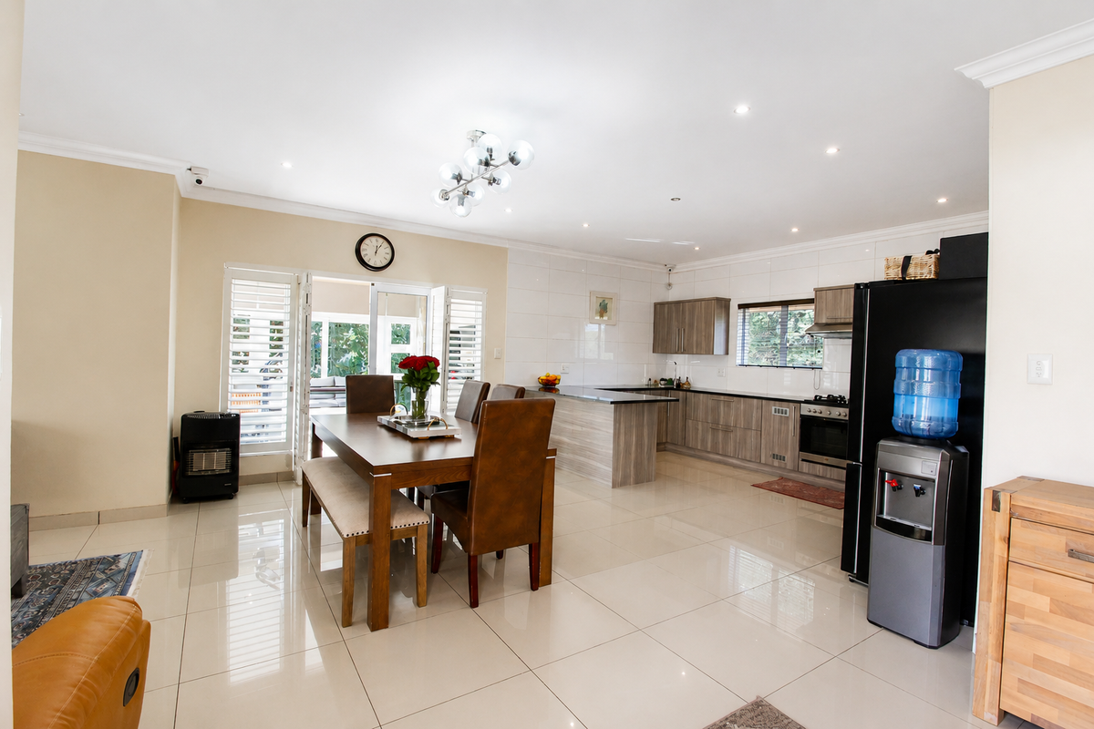 Elegant Family Duplex in Blue Valley Golf Estate - Photo 2