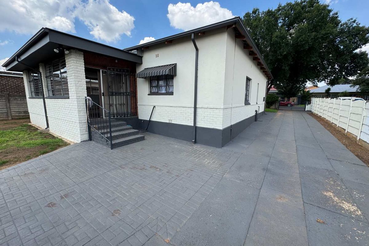 Quaint Neat Family Home for sale - Photo 3