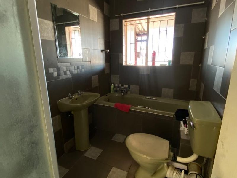 House For Sale In Dorado Park - Photo 9