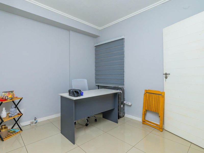 Hendra - Modern 2-Bed, 2-Bath Apartment in The Zen — Prime Umhlanga Ridge Living - Photo 10