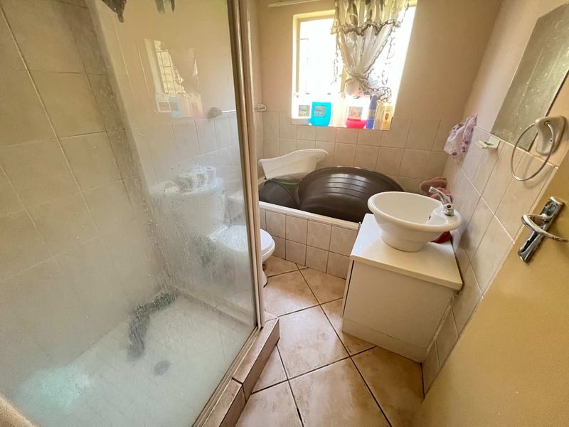 Centrally located ground floor apartment in Greenhills - Photo 9