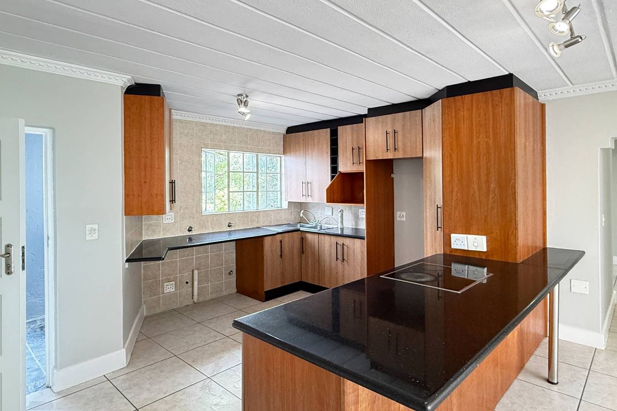 Charming 3 Bedroom Apartment in Secure Estate - Photo 5