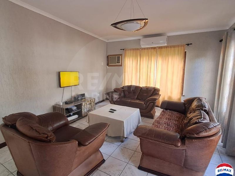 Spacious 5-Bedroom Furnished Contractor Accommodation with Pool, Braai, and Double Garage - Photo 8