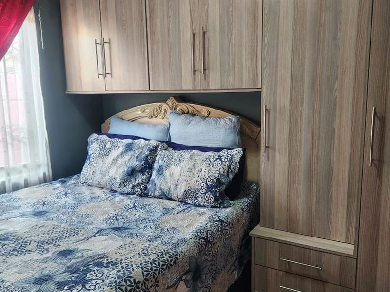 Family House for Sale in Mandela Park, Khayelitsha, Cape Town - Photo 7