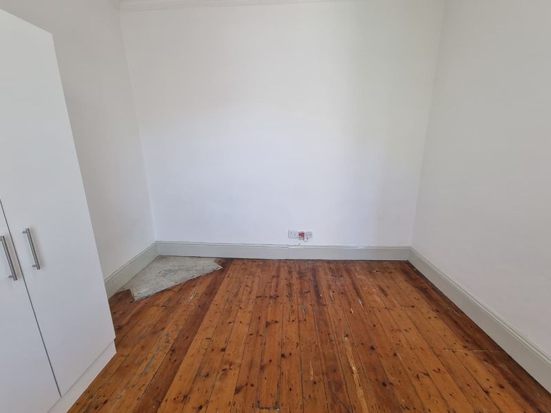Unfurnished Loft 3-Bedroom House To Rent in Woodstock - Photo 3