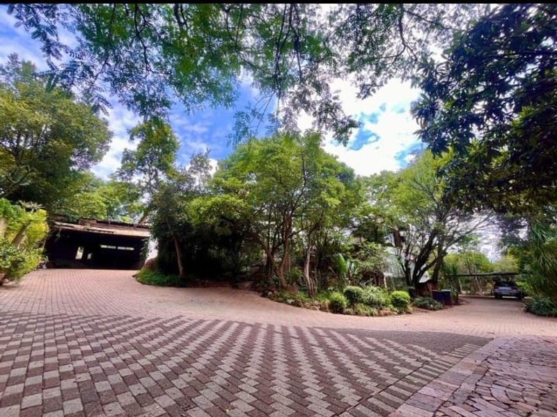 4 Bedroom House for Sale in Alan Manor - Photo 2