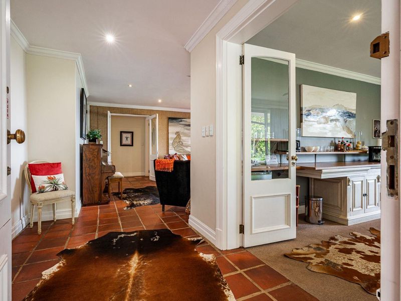 EXCEPTIONAL KLOOF COLONIAL HOME WITH ESTABLISHED GUEST HOUSE OPPORTUNITY - Photo 3