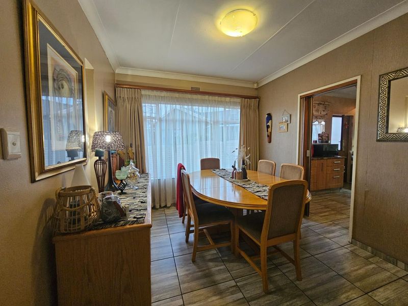 Prestine Family Home for Sale - Photo 7