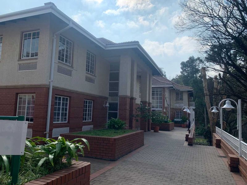 331m2 Office Space To Let | 43 Empire Road, Parktown - Photo 2