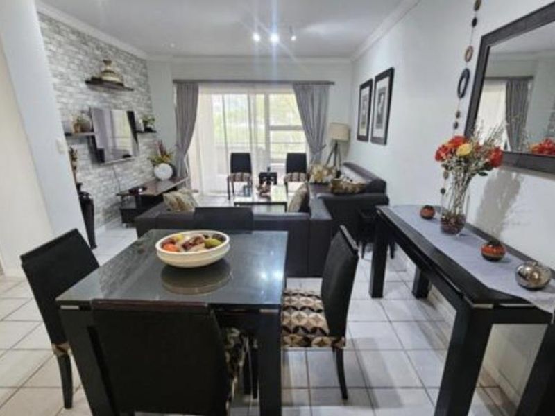 A CHARMING TWO BEDROOM FURNISHED APARTMENT - Photo 2