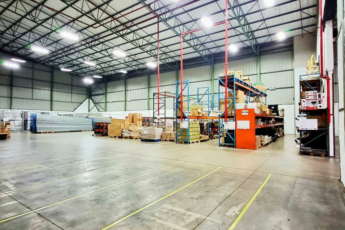 Warehouse To Let in New Germany | 3,301.50m2 | Approx. 12m-13m Internal Height | R95/m2 - Photo 4