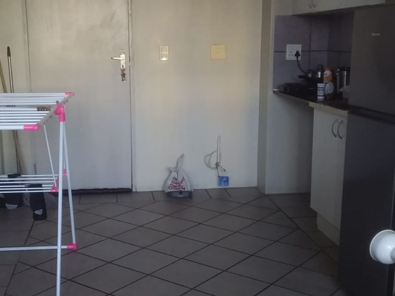 Charming Bachelor Apartment in the Heart of Durban - Photo 6