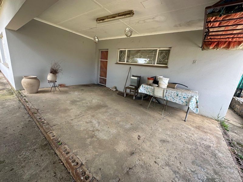 Cozy 4 Bedroom Glencoe Home for sale - Photo 9