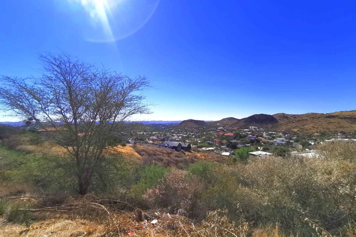Two-storey House with north-west views   views - Photo 4