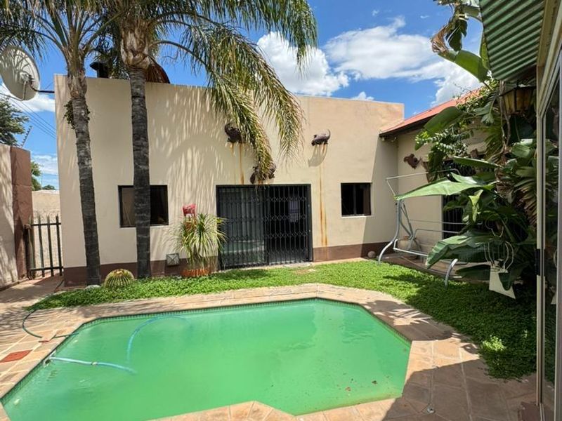 Business/Residential house for sale Windhoek West - Photo 3