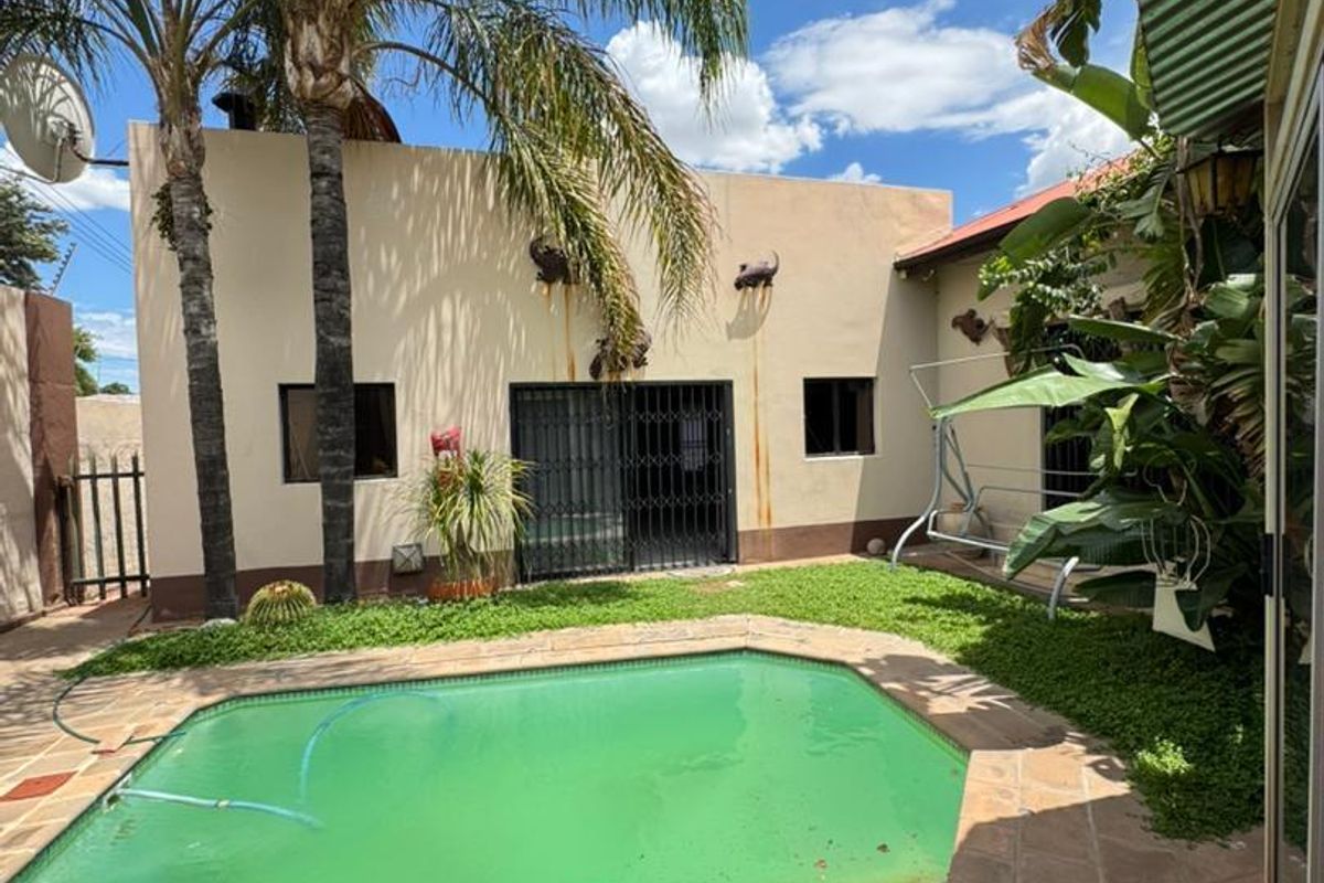 Business/Residential house for sale Windhoek West - Photo 3
