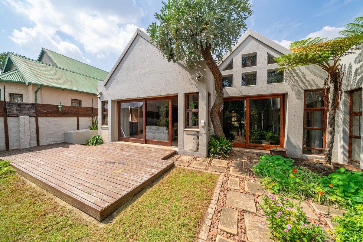 A Family Home in the heart of  GLEN MARAIS - Photo 4