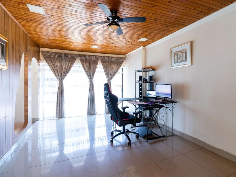 Beautiful 3-Bedroom Home with a Flatlet - Photo 2