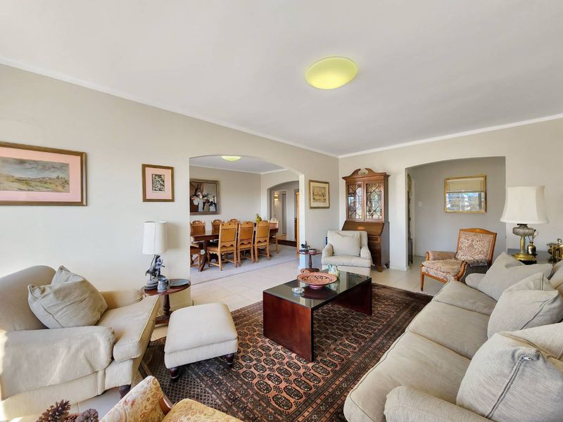 SPACIOUS APARTMENT - Photo 9