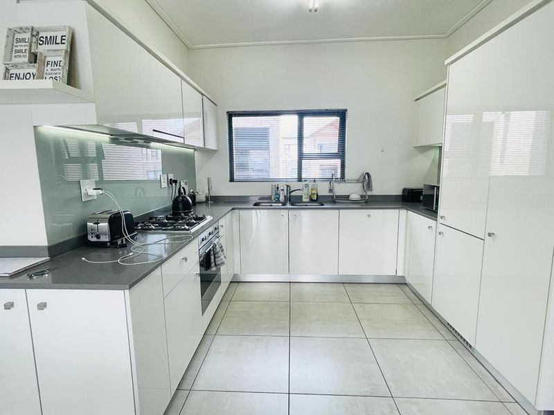 2 Bed Furnished Apartment for Rent in Waterfall - Photo 5