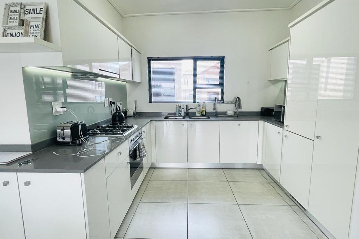 2 Bed Furnished Apartment for Rent in Waterfall - Photo 5