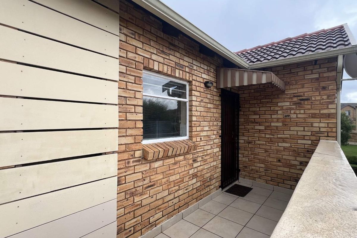 Enjoy Peace of Mind and Low Maintenance Luxury. - Photo 2