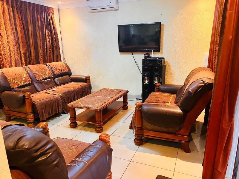 Your Perfect Home Awaits in Tlhabane West - Photo 4