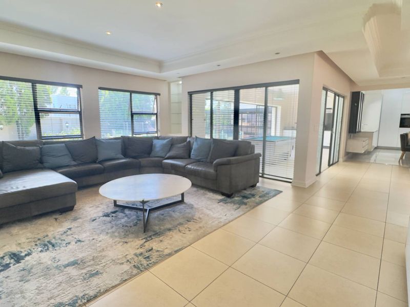 DECEASED ESTATE **Stunning 3-Bedroom Home in Prestigious Morningside, Sandton** - Photo 3