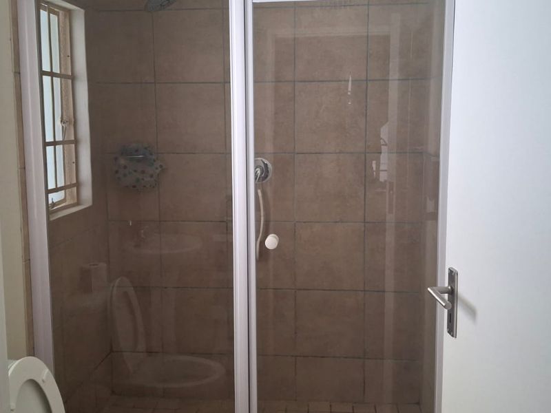 stunning property and morden - Photo 10