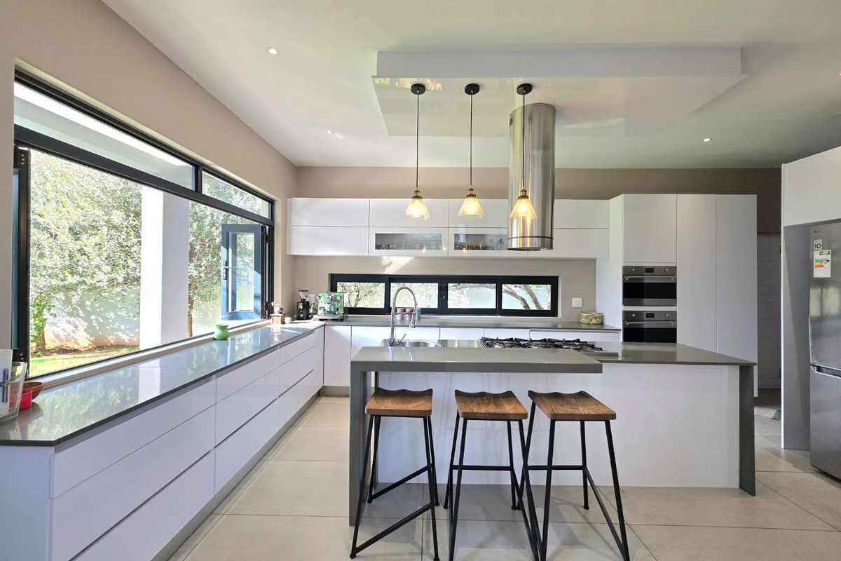 4 Bedroom House plus study and more to Rent in Steyn City - Photo 5