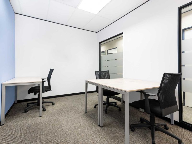 Find office space in Regus Uni Park for 5 persons with everything taken care of - Photo 1