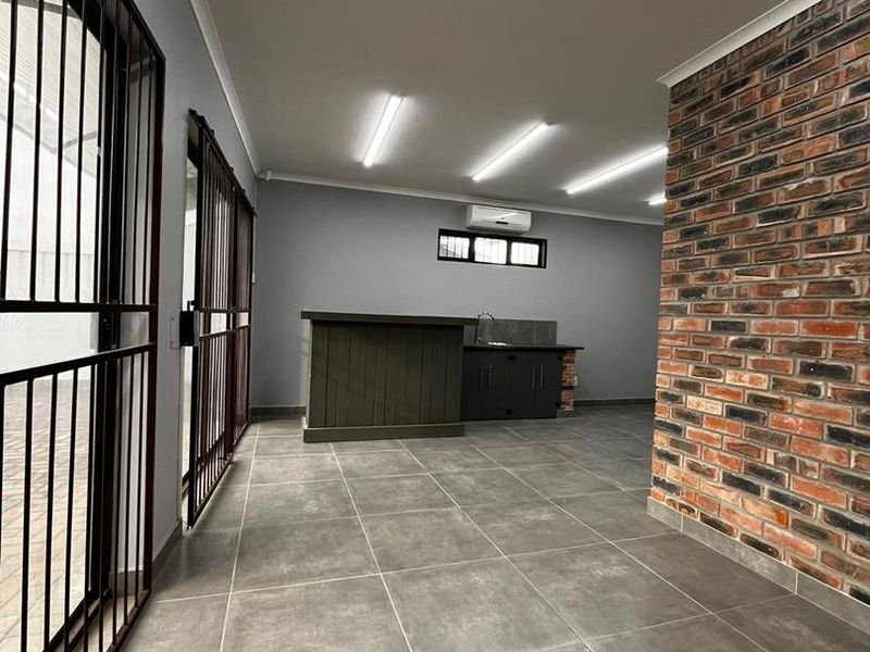 Prime Office & Wellness Space Perfect for Medical & Beauty Pros - Photo 10
