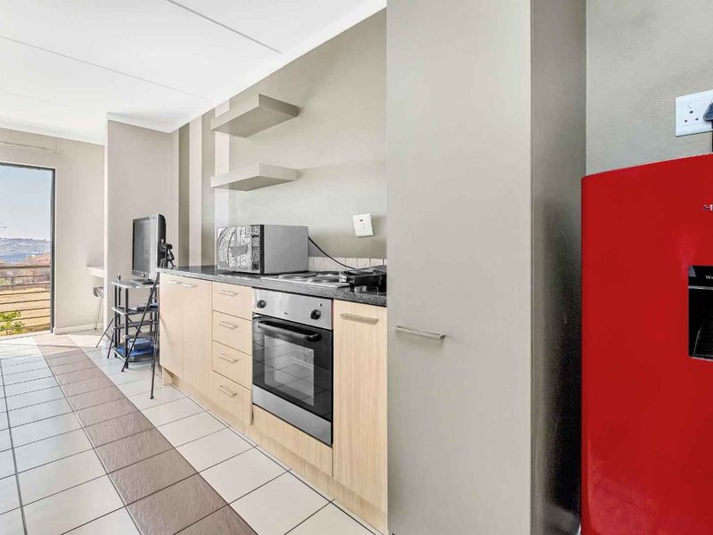 UPMARKET STUDIO APARTMENT - Photo 7