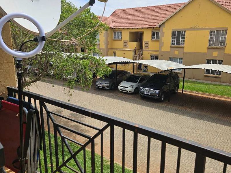 2 bedroom townhouse in the heart of winternest, akasia - Photo 3