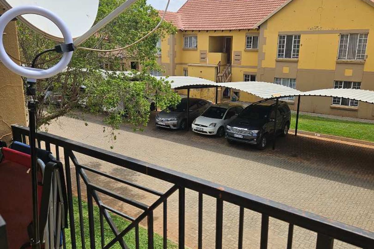 2 bedroom townhouse in the heart of winternest, akasia - Photo 3