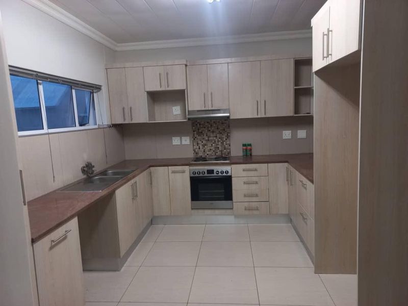 AVIS TOWNHOUSE - Photo 9