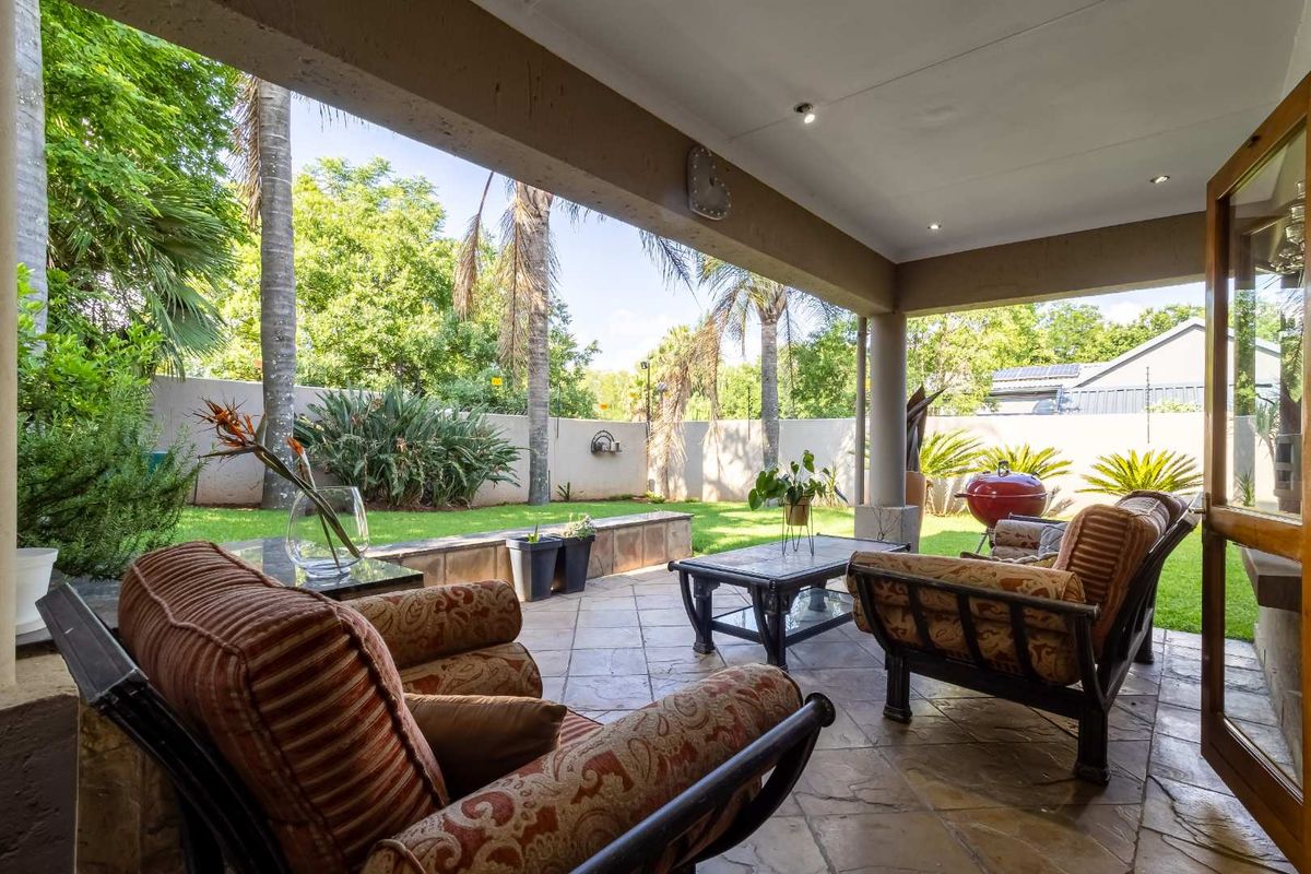 3 BEDROOM GARDEN HOME WITH BACK-UP POWER IN SECURE ESTATE IN RIVONIA - Photo 3