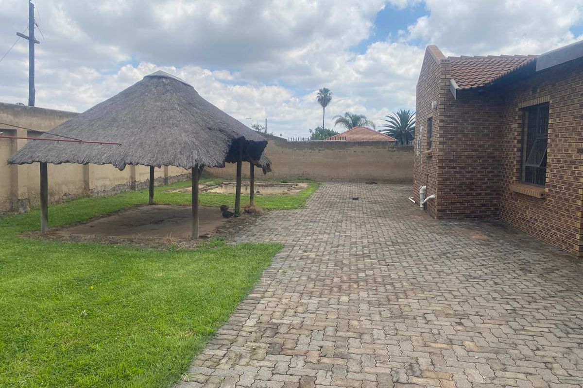 AIRY , SPECIOUS FOR A BIG FAMILY - Photo 5