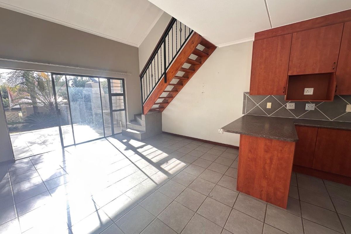 2 bed 2 bath loft townhouse - Photo 4